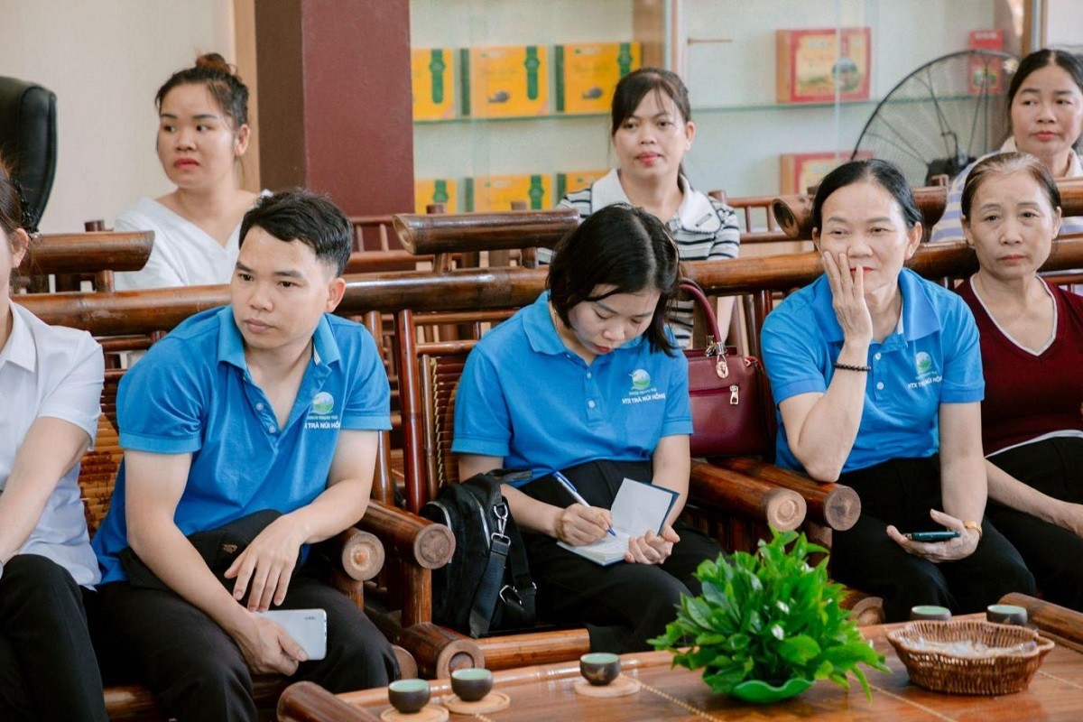 khoa-tap-huan-ve-phat-trien-che-ben-vung-duoi-su-ho-tro-cua-nhan-hang-tra-sua-chagee-1751448839.jpg