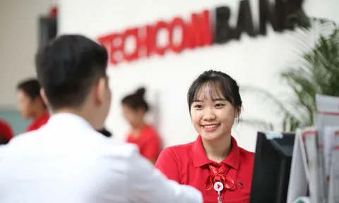 Techcombank lãi kỷ lục hơn 6.000 tỷ đồng chỉ trong 1 quý, thu nhập nhân viên tăng 20% lên 44,5 triệu đồng/tháng