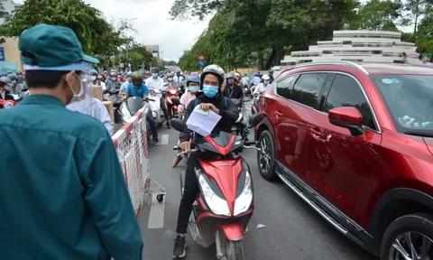 TP.HCM siết chặt Chỉ thị 16: Chỉ 5 trường hợp được phép ra đường sau 18 giờ