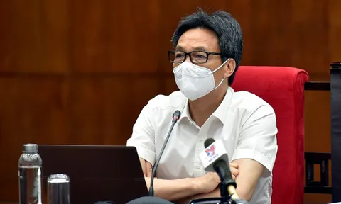 Phó Thủ tướng Vũ Đức Đam: 'Giặc Covid-19 ở ngay trước cửa nhà, nếu người dân không nghiêm cả nước sẽ bị ảnh hưởng'