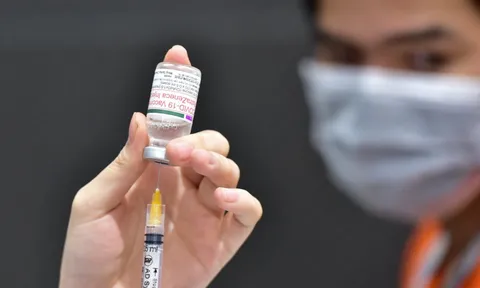 Bộ Giáo dục và Đào tạo đề xuất tiêm vắc xin COVID-19 cho học sinh THPT: Bộ Y tế trả lời ra sao?