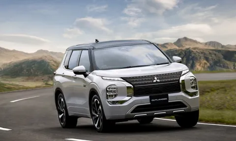 Mitsubishi Outlander 2022 bản hybrid ra mắt: Mạnh, an toàn, nhiều công nghệ hơn