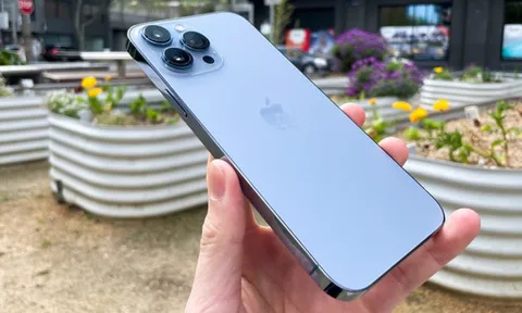iPhone 13, 13 Pro bất ngờ giảm giá sốc 8 triệu đồng, thấp nhất từ khi mở bán