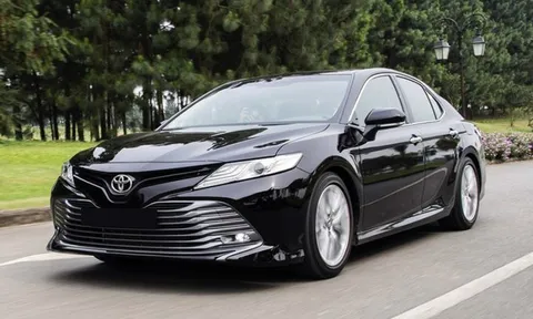 Đại lý xả hàng mẫu ô tô Toyota đời cũ cả trăm triệu, giá giảm sâu chạm đáy