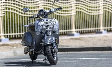 Xe máy điện đẹp tưởng Vespa, pin tháo rời, sạc no chạy 150 km: Điều gì vậy?