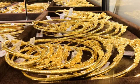 Giá vàng hôm nay 10/8: Vàng SJC giảm ngược chiều vàng thế giới