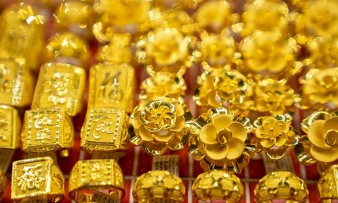 Giá vàng hôm nay 19/8: Tiếp tục lao dốc chưa thấy điểm dừng