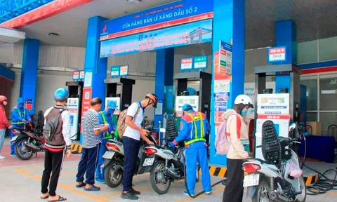 Giá xăng dầu được điều chỉnh ra sao kể từ 15h chiều nay ngày 22/8?