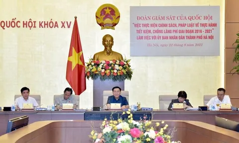 Chủ tịch Quốc hội: Hà Nội luôn trách nhiệm cao với tiết kiệm, chống lãng phí