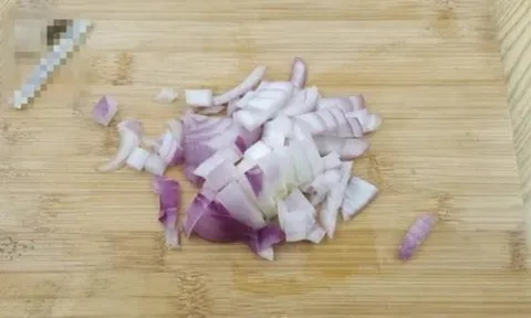 Đổ giấm trắng vào hành tây, nhiều vấn đề được giải quyết nhanh gọn, nhà nhà nên học hỏi