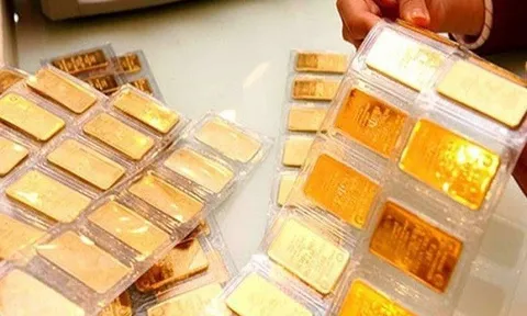 Giá vàng hôm nay 23/8: Lao dốc mạnh, bao giờ đà giảm dừng lại?