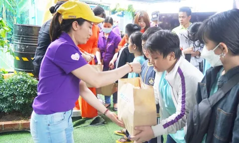 Mondelez Kinh Đô hỗ trợ thực phẩm cho cộng đồng trị giá 9,6 tỷ đồng từ đầu năm đến nay