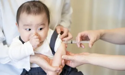 Rà soát trẻ chưa tiêm vaccine sởi để tiêm bù phòng dịch