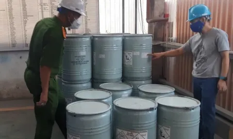 Công an TP.HCM thu giữ gần 10 tấn Xyanua sau gần 2 tháng tổng kiểm tra