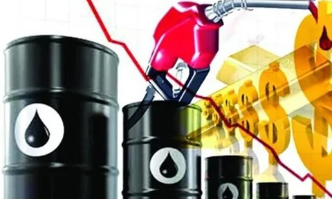 Giá xăng dầu hôm nay 26/10: Tăng giảm trái chiều khi tín hiệu sụt giảm nhu cầu được đưa ra