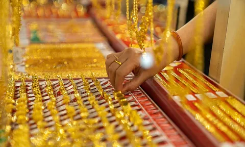 Giá vàng hôm nay 11/11: Phăm phăm tăng giá, chạm đỉnh 10 tuần