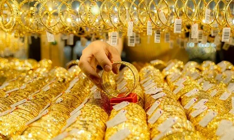Giá vàng hôm nay 14/11: Giảm nhẹ, chuyên gia cảnh báo về một đợt bán tháo