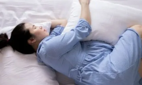 Vì sao có mẹ bầu chẳng thèm ăn món gì mà chỉ "nghén ngủ" trong thời gian mang thai?