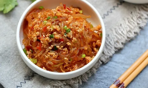 Sáng không biết ăn gì, làm đĩa miến xào rẻ tiền vừa đơn giản lại ngon ăn đứt hàng quán