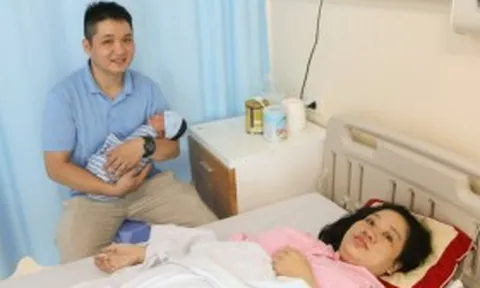 Mổ bắt thai cho mẹ Hải Phòng, bác sĩ lấy ra "cục to tròn" lớn gần bằng em bé