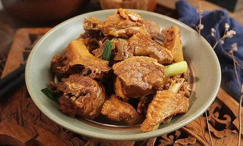 Kho hay om thịt vịt, thêm 1 thìa này vào thịt nhanh mềm lại hết sạch mùi hôi