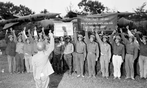 Phát động sáng tác thơ kỷ niệm chiến thắng lịch sử ''Hà Nội - Điện Biên Phủ trên không''