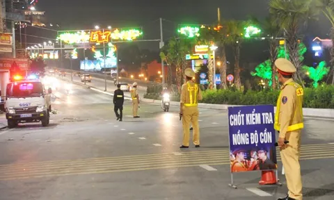 Hà Nội: Nghiêm cấm cán bộ can thiệp vào việc xử lý vi phạm giao thông