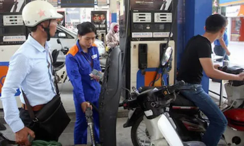 Giá xăng dầu hôm nay 9/5: Quay đầu giảm hàng loạt