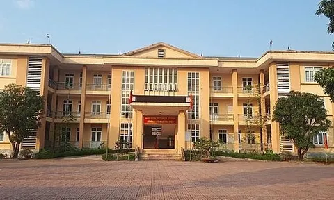 Chủ tịch phường bị phê bình vì để người đang cách ly trốn đi ăn cưới