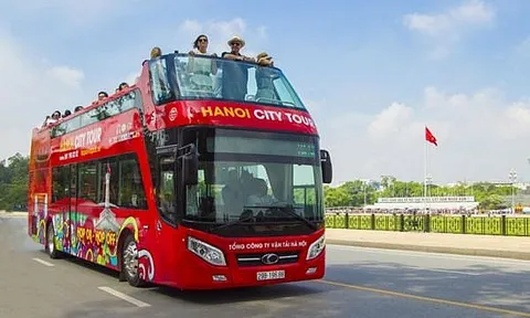 Huế thí điểm dịch vụ ô tô 2 tầng thoáng nóc chở khách du lịch