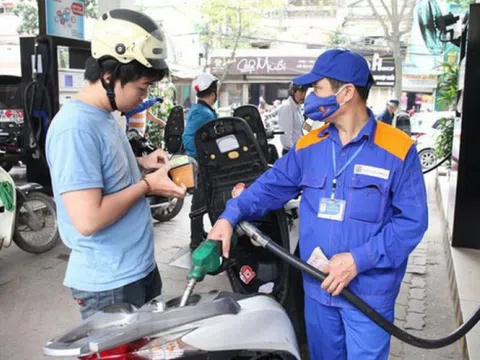 Giá xăng dầu hôm nay 12/6: Dầu thô giảm, giá xăng tại Việt Nam chiều nay sẽ ra sao?