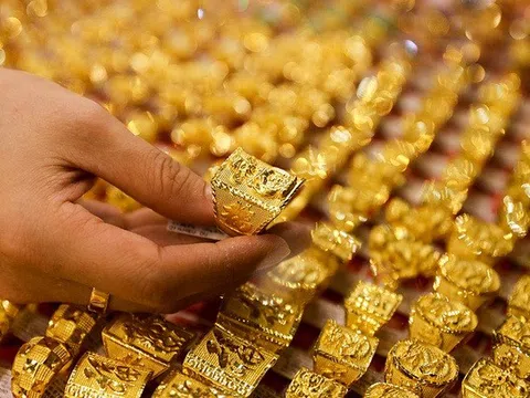 Giá vàng hôm nay 13/10: Vàng trong nước cao hơn thế giới tới 18 triệu đồng/lượng
